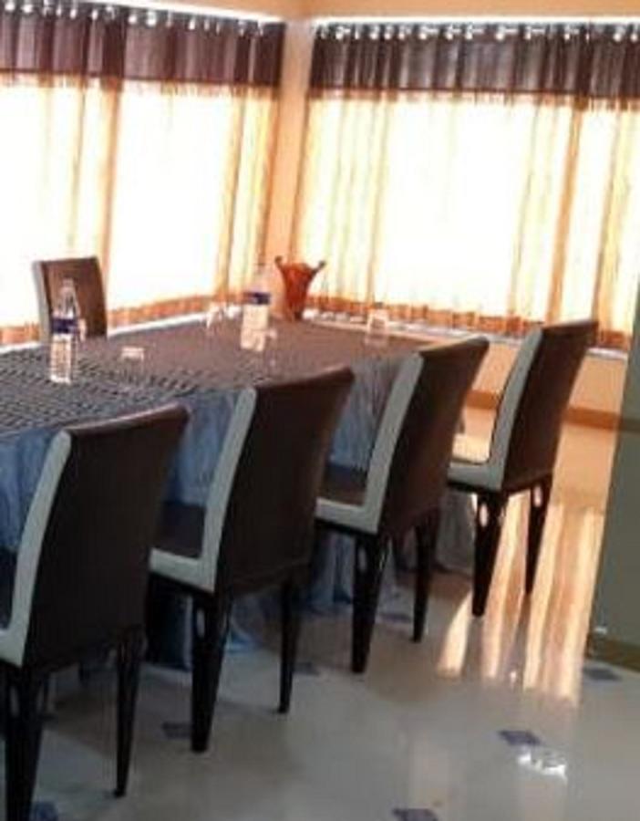 Manohar Mahal Otel Jalgaon Dış mekan fotoğraf