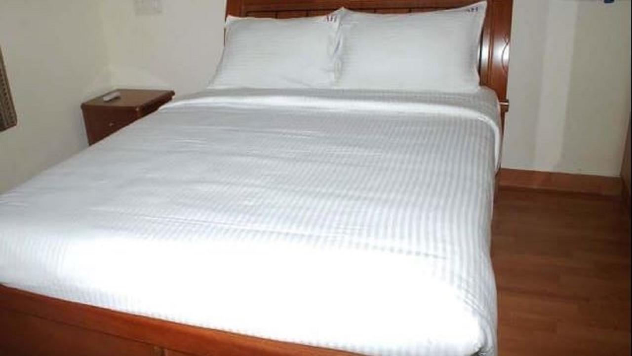 Manohar Mahal Otel Jalgaon Dış mekan fotoğraf